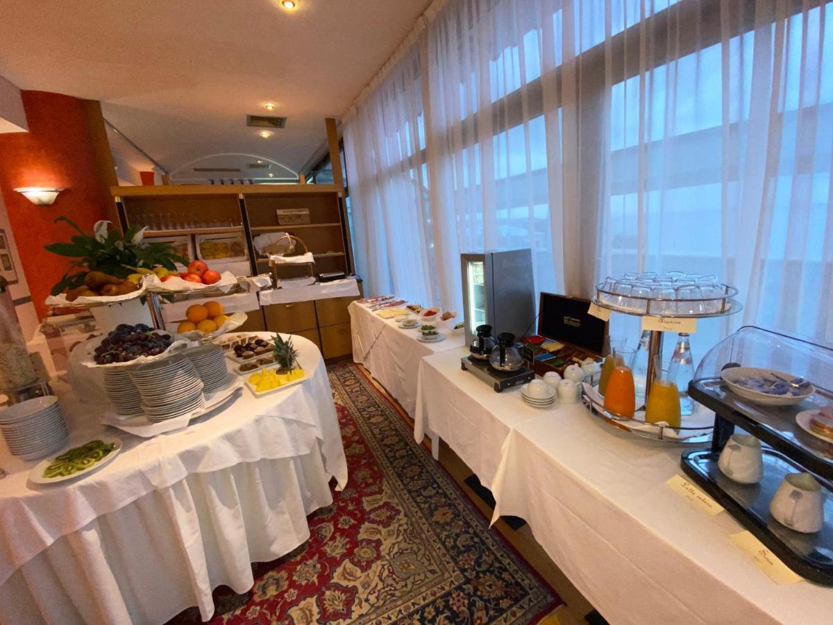 Greif Hotel Maria Theresia Trieste Esterno foto
