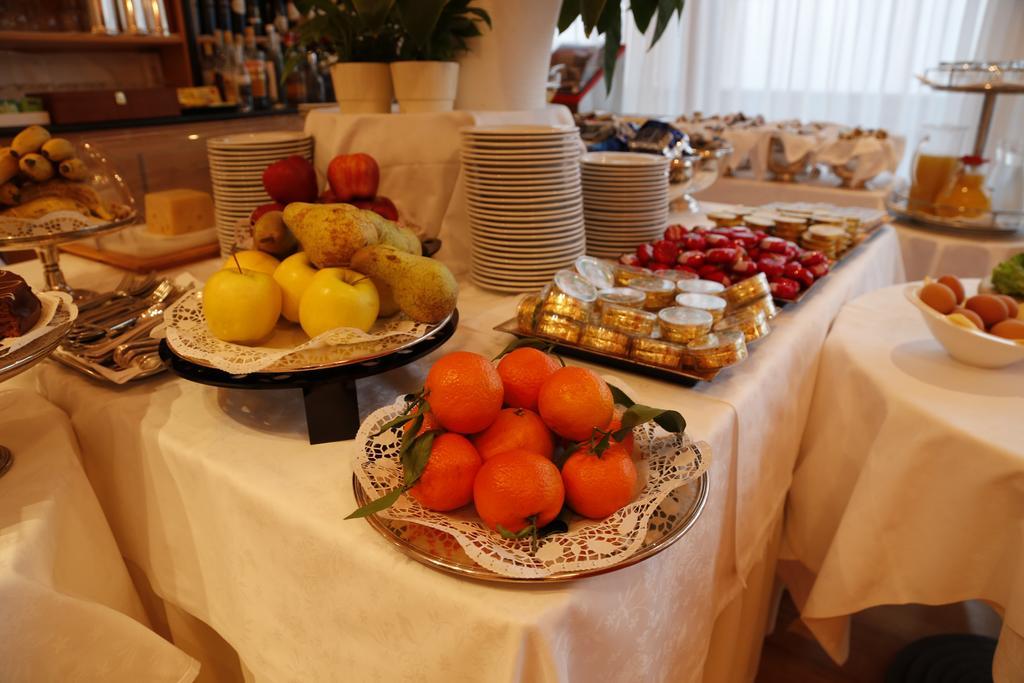 Greif Hotel Maria Theresia Trieste Esterno foto