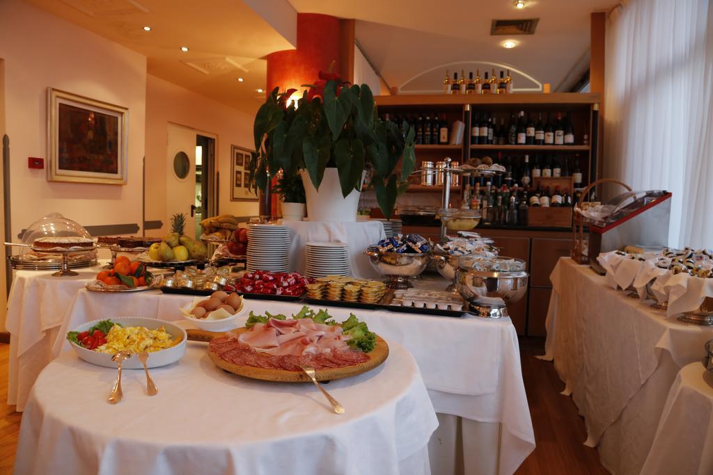 Greif Hotel Maria Theresia Trieste Esterno foto