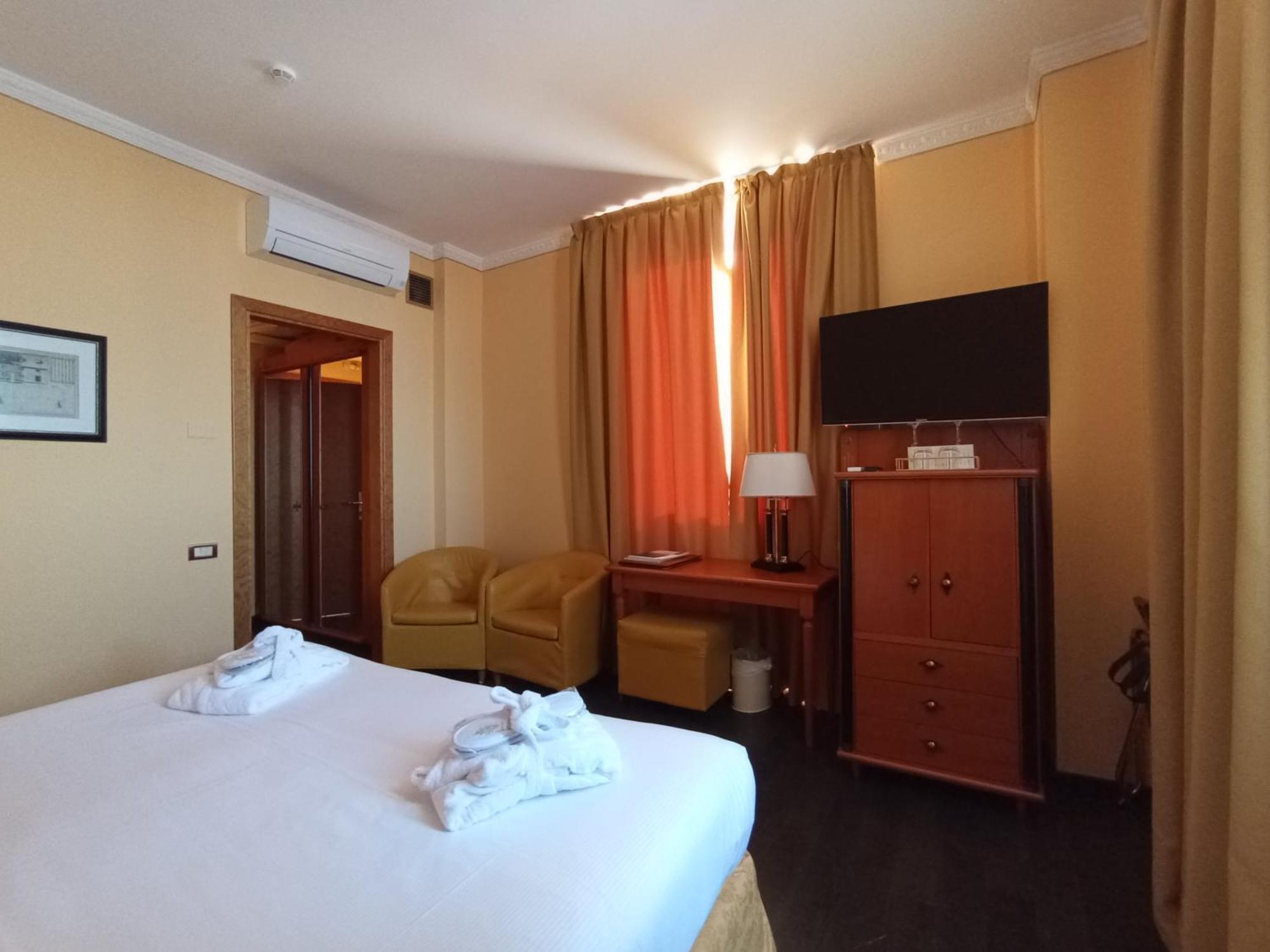 Greif Hotel Maria Theresia Trieste Esterno foto